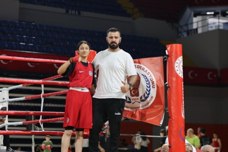 Bursa'nın gururu oldular! Altın yumrukların mimarı: Erkan Efe