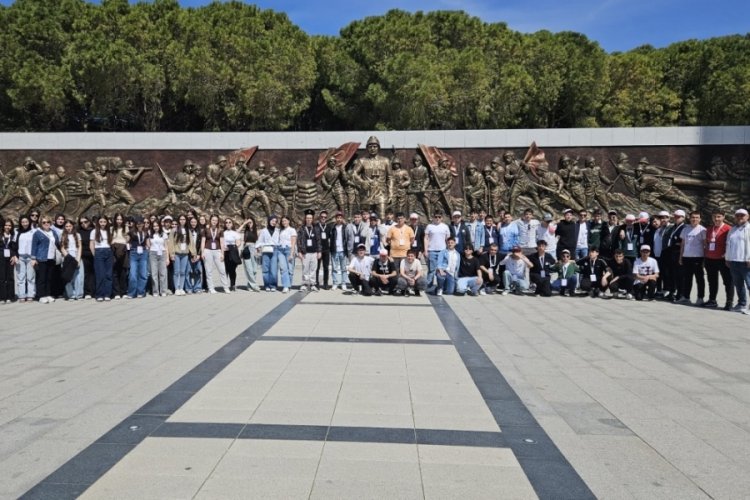 Orhangazi'de liseli gençler ücretsiz gezi programı ile Çanakkale'de
