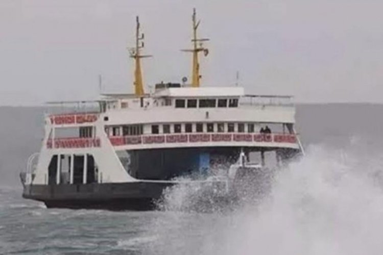 Erdek'te feribot seferleri iptal edildi