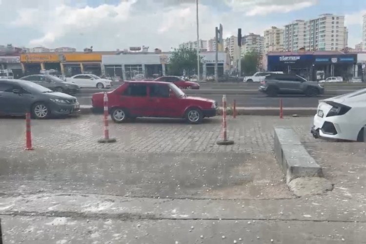 Diyarbakır'da dolu ve sağanak etkili oldu