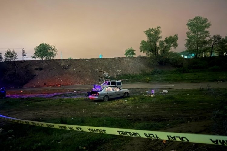 Dere kenarında çıkan kavgada biri emekli polis, iki kişi silahla vurularak yaralandı