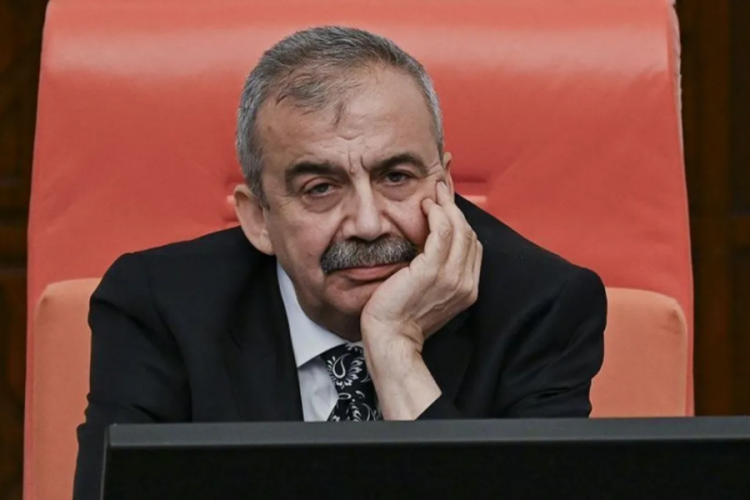 Doktorları açıkladı: Sırrı Süreyya Önder'in hayati tehlikesi artıyor