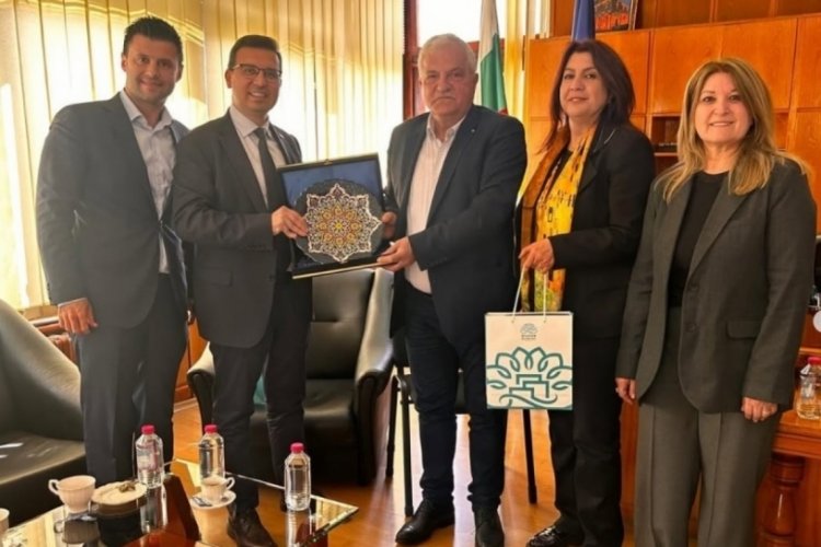 Nilüfer Belediyesi Halk Dansları Topluluğu Bulgaristan'da alkışları topladı