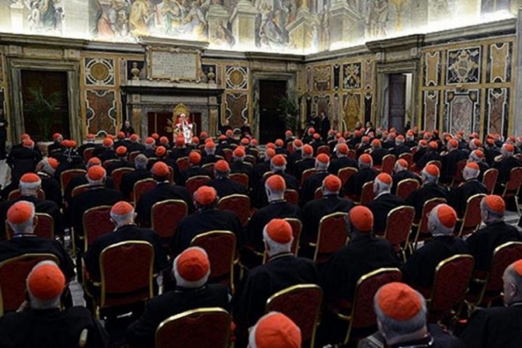 Yeni Papa'nın seçileceği tarih belli oldu