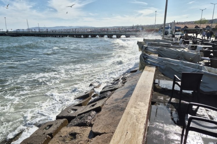 Marmara'yı poyraz dövüyor!