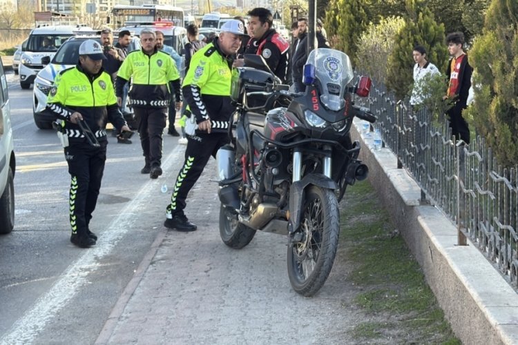 Şüpheli aracı takip ederken kazaya karışan 2 polis memuru yaraladı