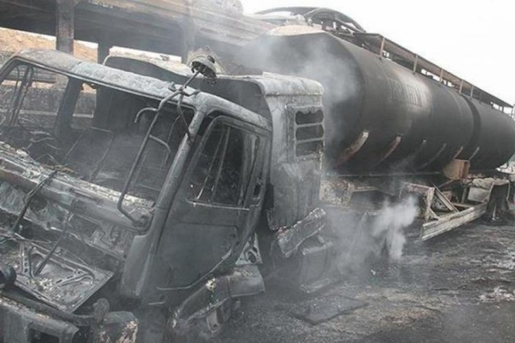 Yakıt tankeri patladı! 2 ölü 56 yaralı