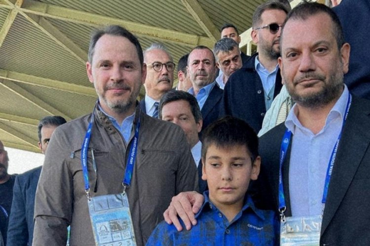Berat Albayrak da aralarındaydı! Uzun süre sonra tribünde görüntülendi