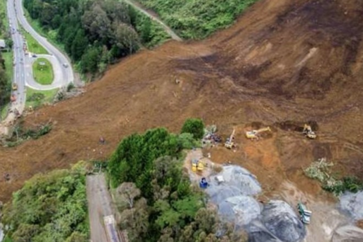 Karadeniz alarm veriyor: Heyelan ve sel tehlikesi kapıda
