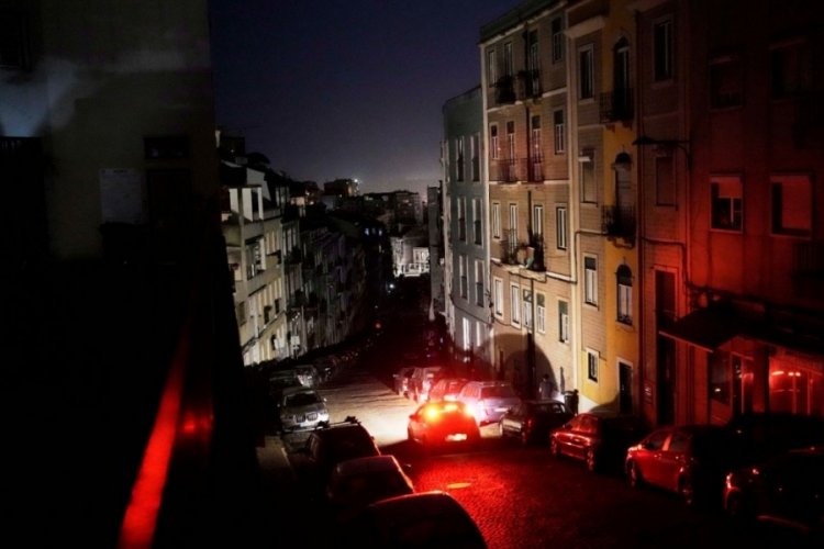 Hollanda'da halka çağrı: Elektrik kullanımını azaltın