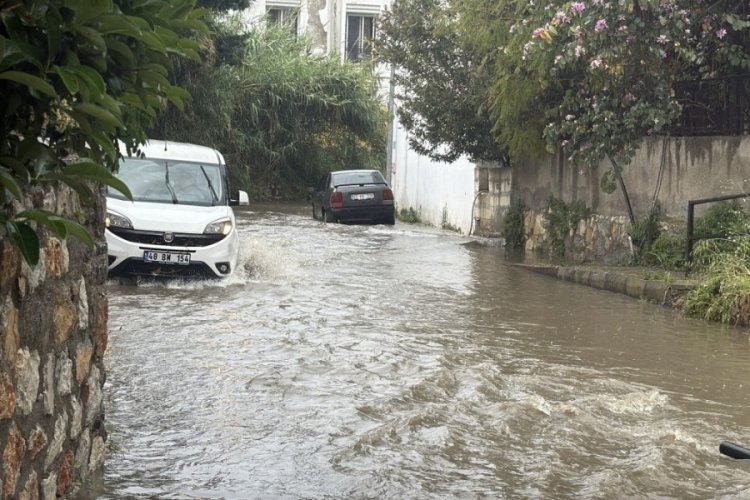 Bodrum'da sağanak sonrası sel