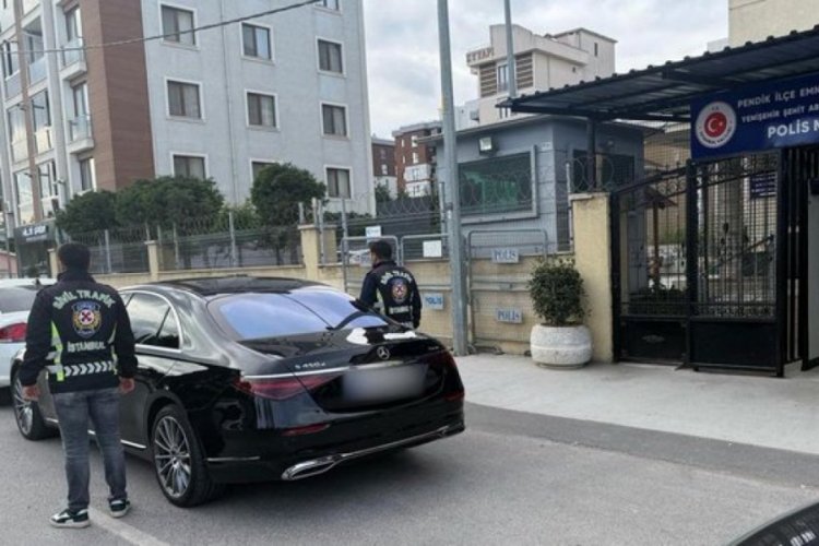 Bakan Yerlikaya: Aracın üzerindeki trafikte geçiş üstünlüğü hakkı çakar iptal edildi