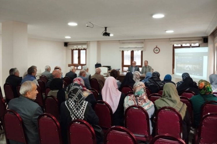Bursa'da Hac Adaylarına uygulamalı eğitim semineri 