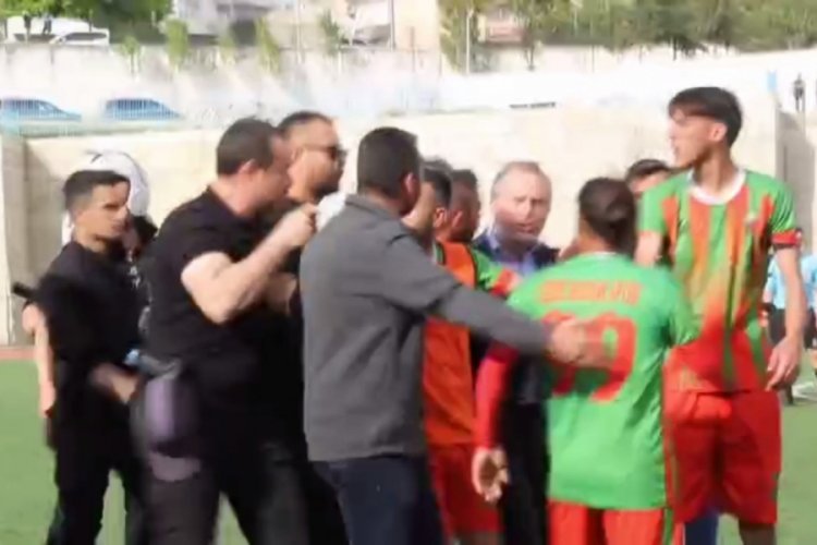 Futbolcuyu darbeden polis memuru hakkında soruşturma başlatıldı