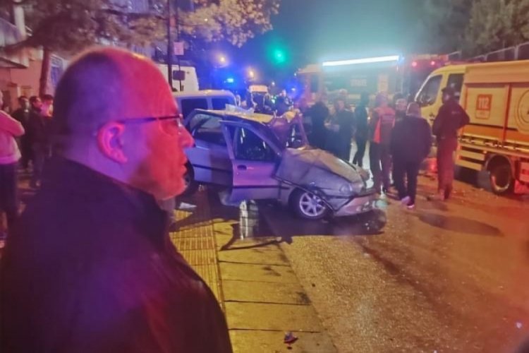 Ters yönden gelen araç kazaya sebep oldu: 2'si çocuk 5 yaralı