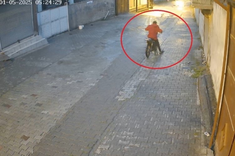 Çaldığı motosikleti park edip başka motosiklet çaldı
