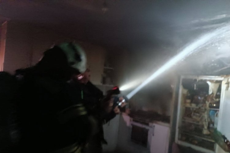 Evin mutfağı yangında kül oldu