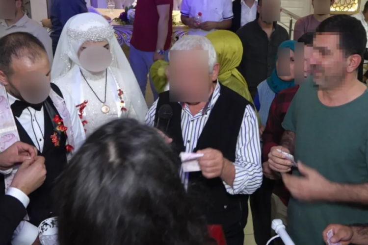 Düğünde şoke eden hırsızlık! Pasta yedi, takıları çalıp ortadan kayboldu