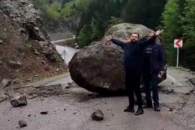 Yaylaya gidenler devasa kayanın altında kalmaktan saniyelerle kurtuldu