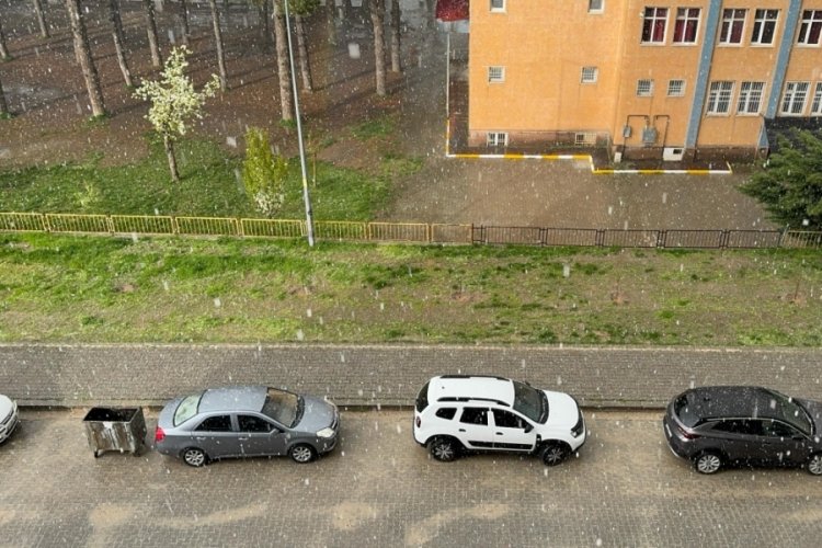 Bitlis Tatvan'da dolu yağışı
