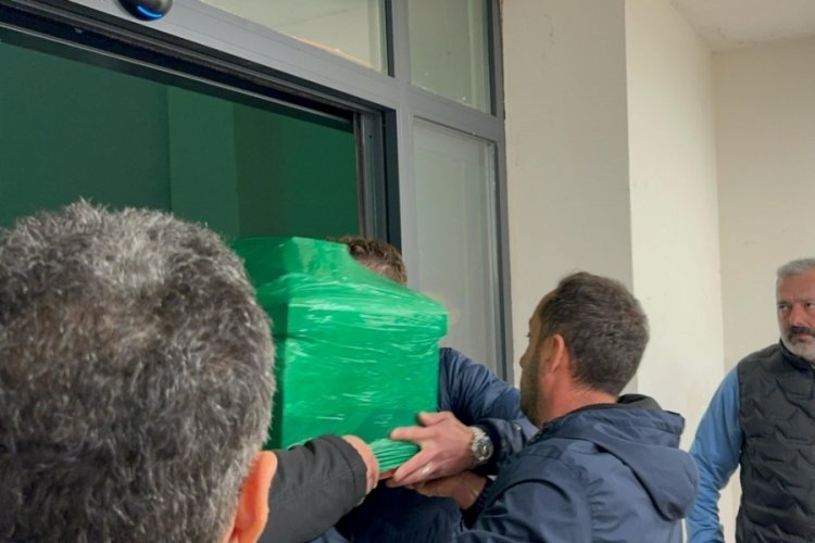 Fransa'daki yangında hayatını kaybeden 3 kardeş Rize'ye getirildi