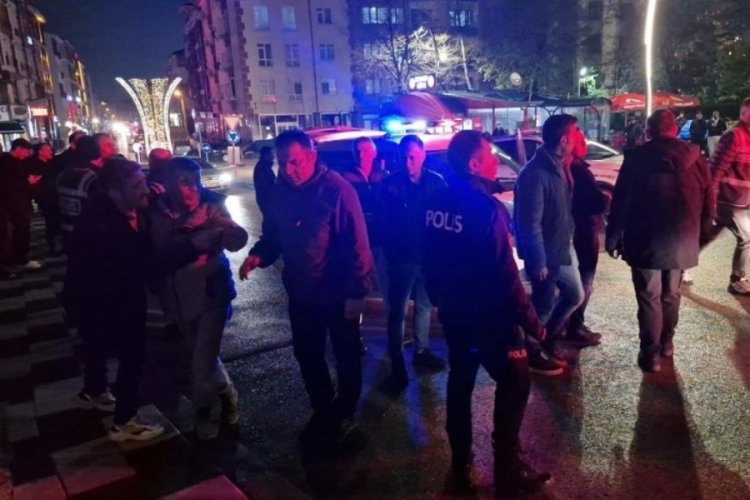 Bolu'da durakta bekleyen iki grup arasında kavga: 3 yaralı