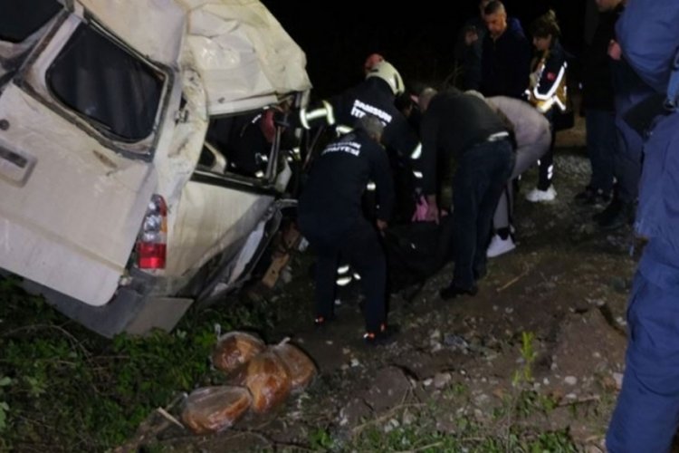 Samsun'da minibüs şarampole devrildi: Ölü ve yaralılar var