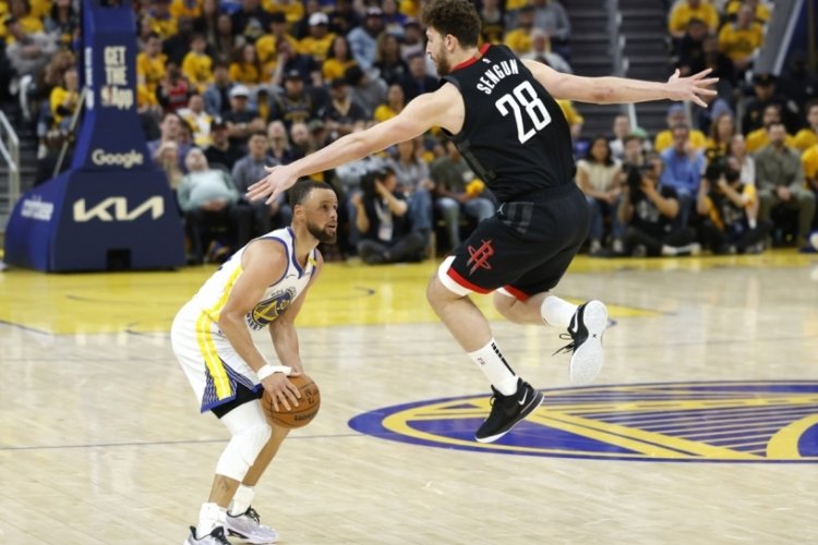 Alperen Şengün, Golden State karşısında double-double yaptı