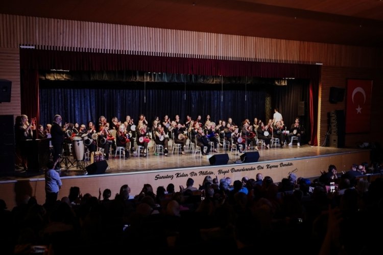 Gemlik Ritim Grubu'ndan enerji dolu konser