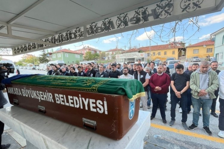 Komşusu tarafından öldürülen genç kız, son yolculuğuna uğurlandı