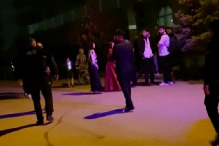 Tekme ve yumrukların havada uçuştuğu düğün kavgasında polis memurları arada kaldı