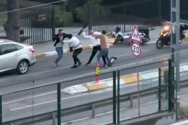 Yol verme kavgası: Yumruklar, kask ve bıçak havada uçuştu