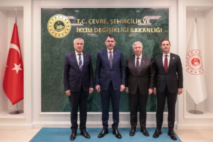 Dikkat çeken zirve! Bakan Kurum, Mansur Yavaş ve iki CHP'li başkanla bir araya geldi