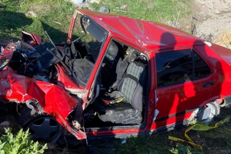 Şarampole uçan sürücü gözlerini yumdu...
