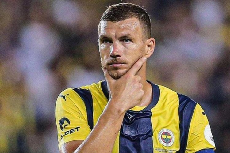 Fenerbahçe'nin tecrübeli golcüsü Edin Dzeko'dan göndermeli paylaşım!