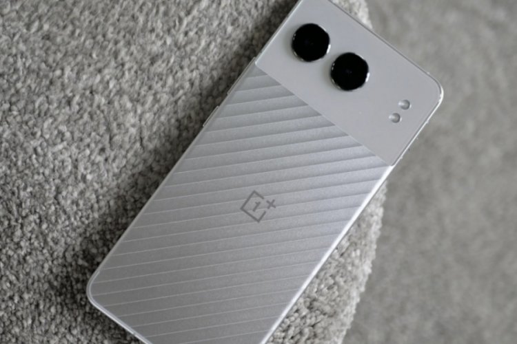 6,650 mAh bataryalı telefon!