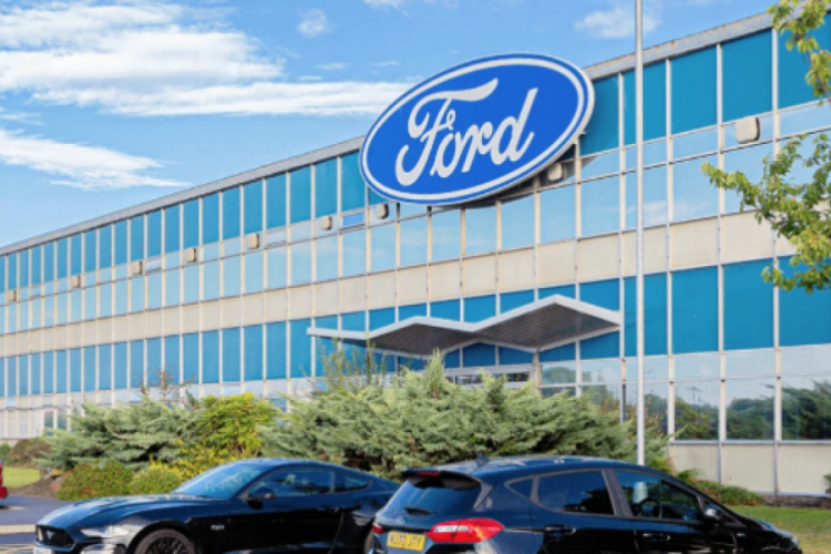 Ford'a Trump darbesi