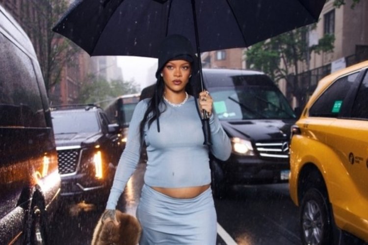  Rihanna üçüncü çocuğuna hamile 