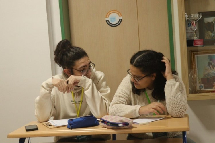 Yeşilay Münazara Turnuvasında Bursa rüzgârı!
