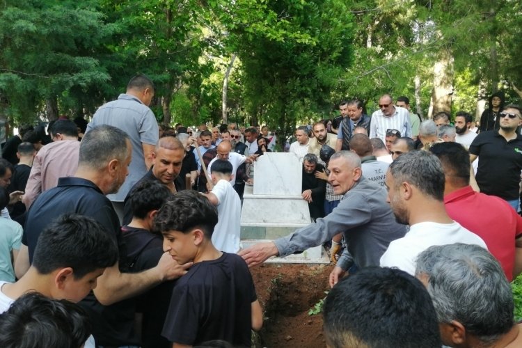 Motosikletin çarpması sonucu hayatını kaybeden 12 yaşındaki çocuk toprağa verildi