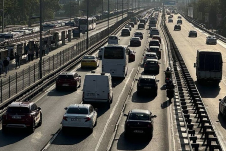 Sıcak havalarda araç içinde tek kurtarıcı! Yaptırmayan 15 bin lirasından oluyor