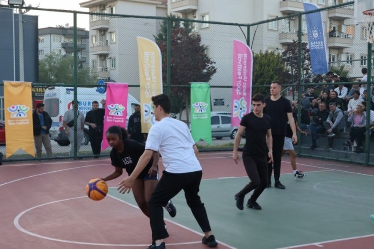 Bursa Uluslararası Spor Festivali'nde sokak basketbolu heyecanı