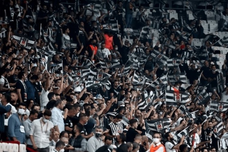 Beşiktaş'ın efsane golcüsü geri döndü!