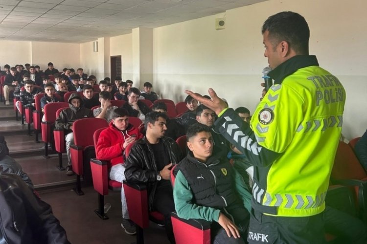 Bursa Orhangazi polisinden trafikte güvenliği artırmak için yoğun mesai!