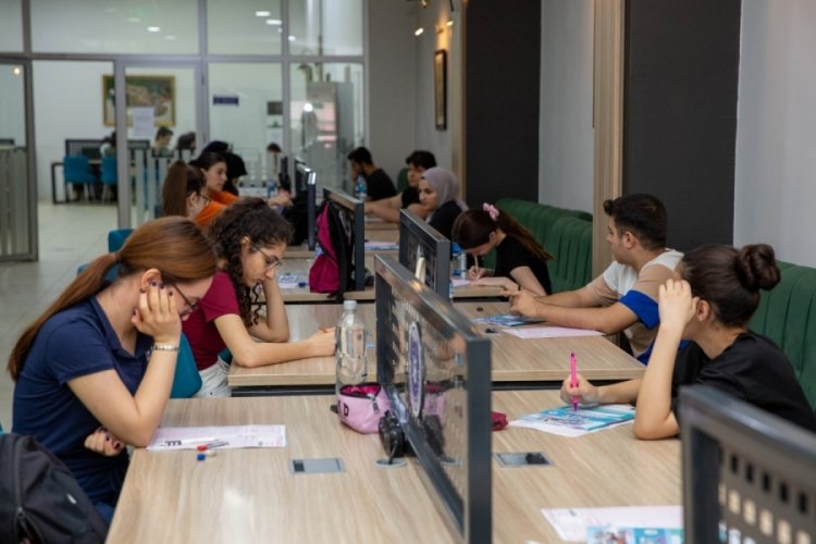 Bursa Büyükşehir'den üniversite adaylarına sınav provası