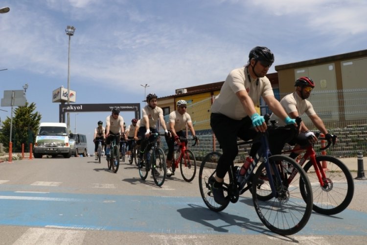"Doğaya vakıf ol" sloganıyla İstanbul'dan Bursa'ya pedal çeviriyorlar