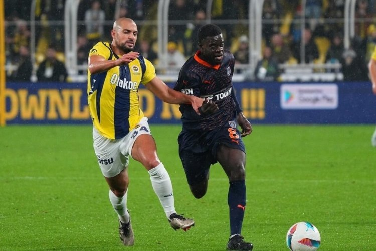 Başakşehir - Fenerbahçe maçının ilk 11'leri
