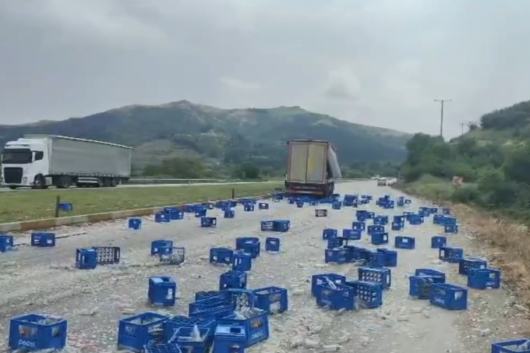Balıkesir-Bursa yolunda çift taraflı feci trafik kazası!