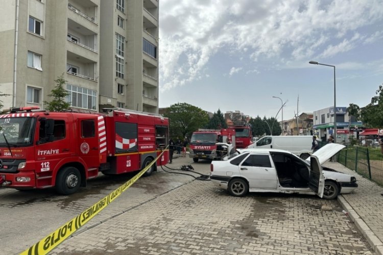 Evli çiftin kavgası alevlerle bitti! Evi ve arabaları yaktı...