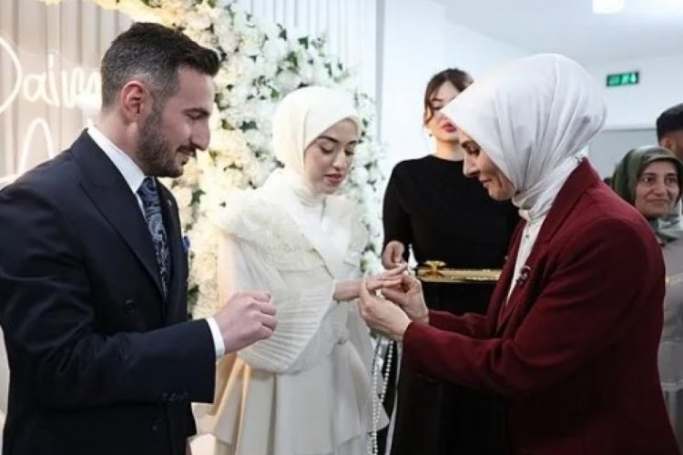 Bakan Göktaş, kendisini sosyal medyadan davet eden gence kız istedi